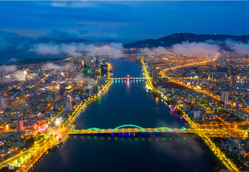 HAPPY TOUR Cho Thuê Xe Đà Nẵng Hội An: Bảng Giá 2025 - Ưu Đãi Lớn!