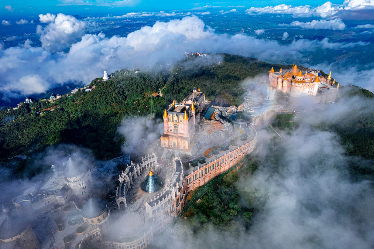 HAPPY TOUR Cho Thuê Xe Đà Nẵng Hội An: Bảng Giá 2025 - Ưu Đãi Lớn!